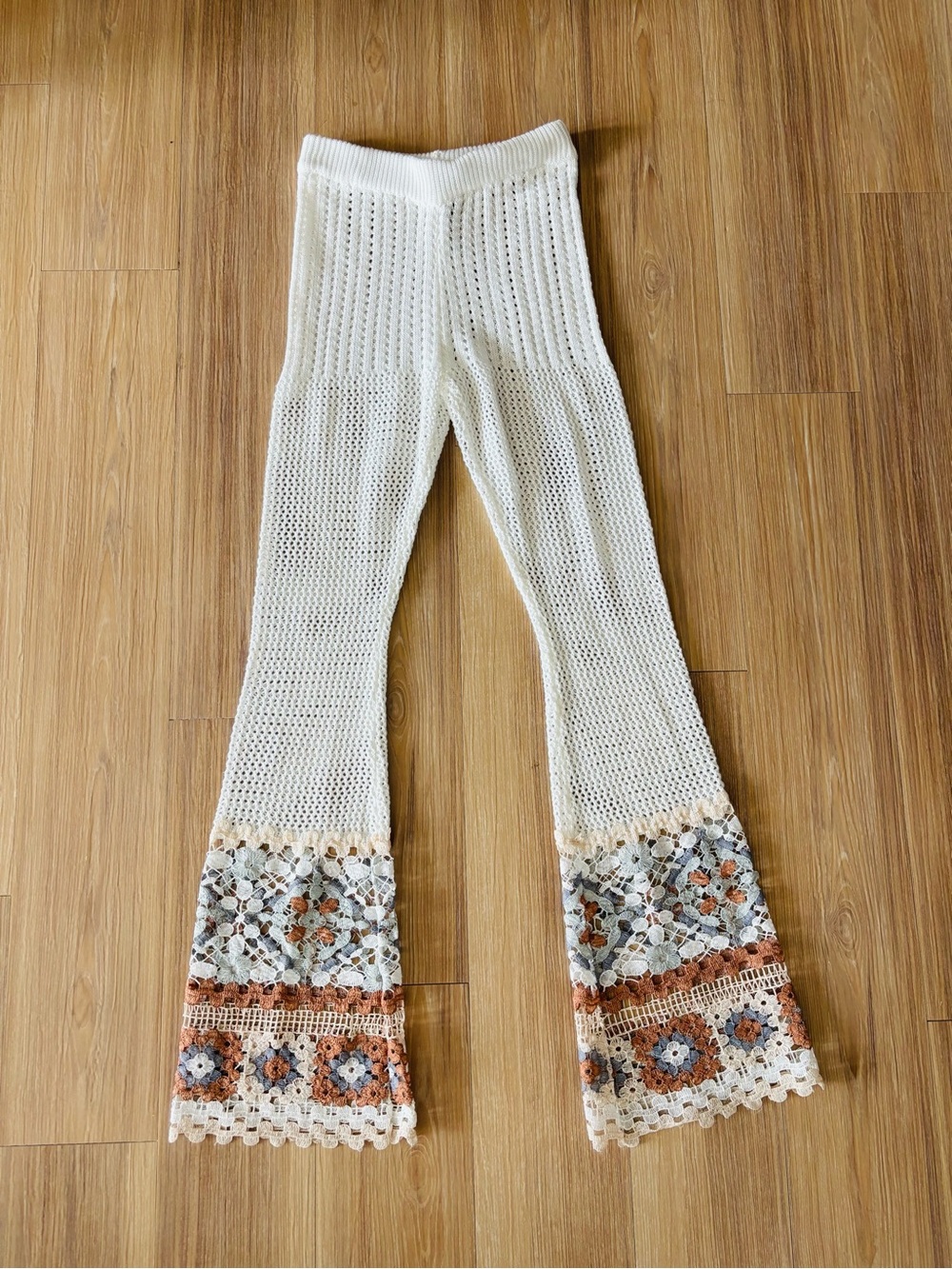 Forever 21 Pants Crochet Knit Flare Leg Embroidered Womens XS Boho 70s Hippie